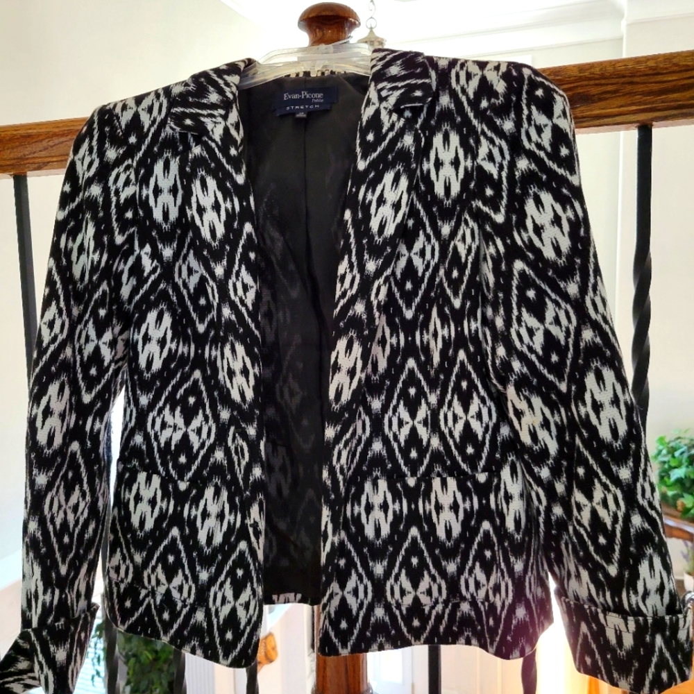 light weight blazer, black and white